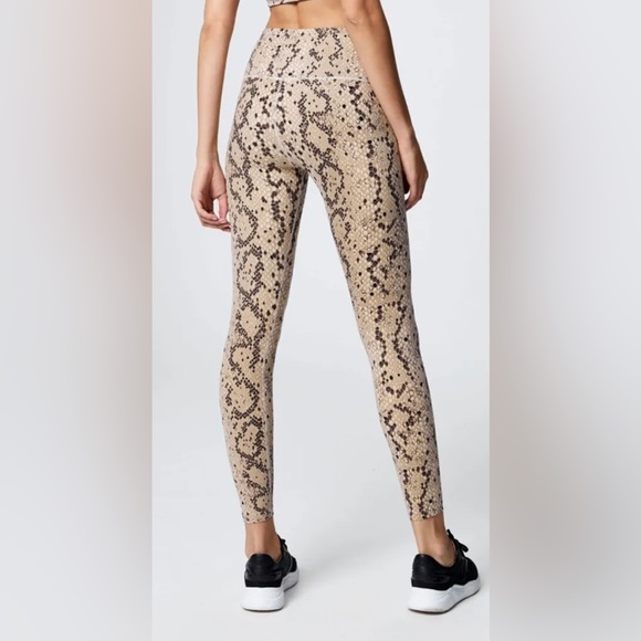 Varley Century Legging - Picture 2 of 4